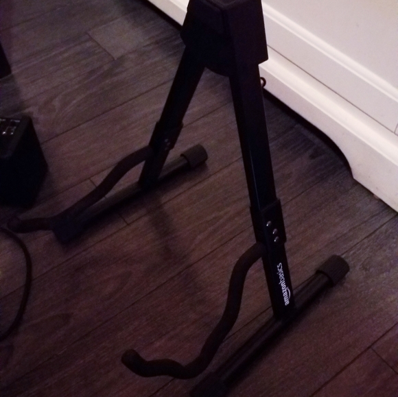 Black Jackson Dinky Electric Guitar with Mini Amp, Cord, and Guitar Stand - Picture 4 of 5